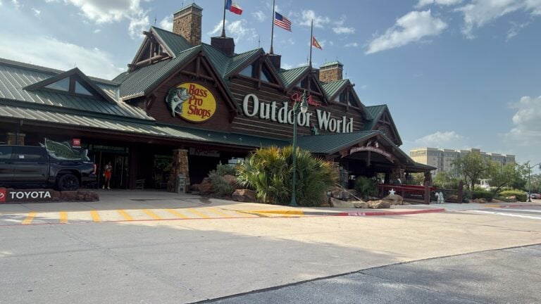 Bass Pro Shops Outdoor World #005 Grapevine