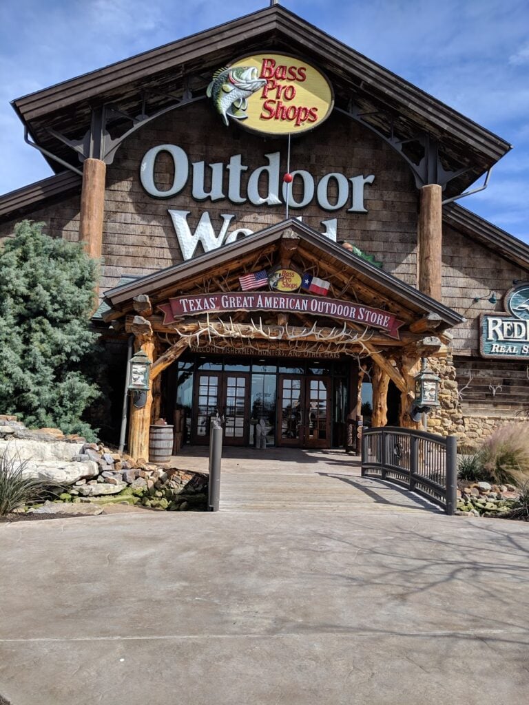 Bass Pro Shops Outdoor World #083 Round Rock
