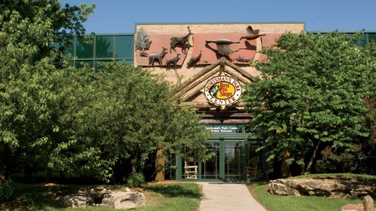 Bass Pro Shops Outdoor World – Springfield Springfield
