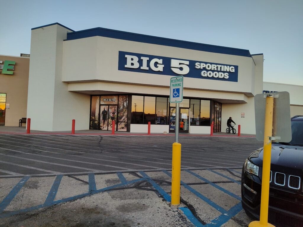 Big 5 Sporting Goods #383 Hobbs