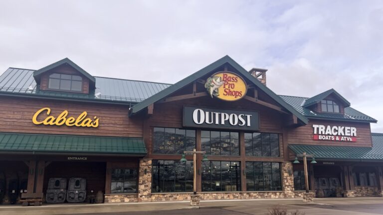 Cabela’s 476 Farmington
