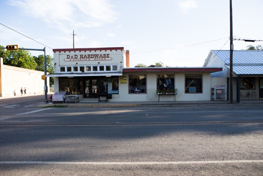 D&D Hardware & Sporting Goods Brackettville