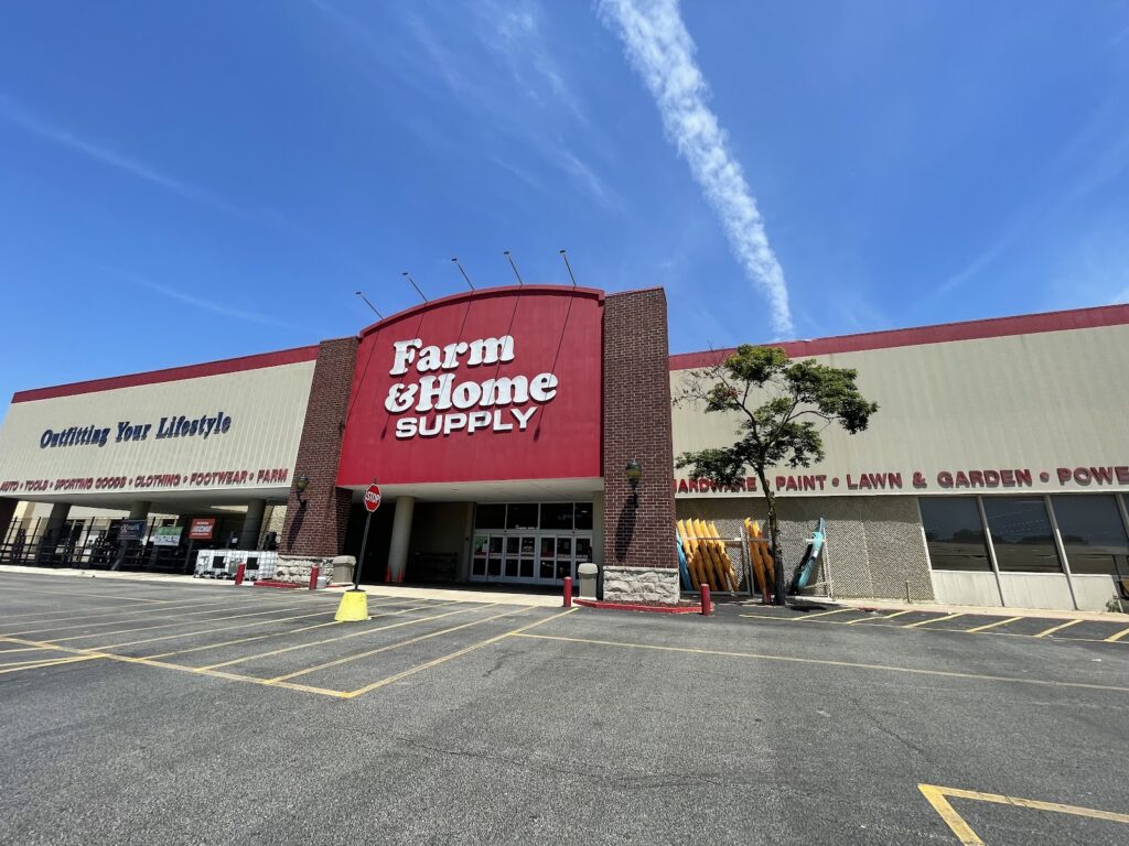 Farm & Home Supply – Alton Alton