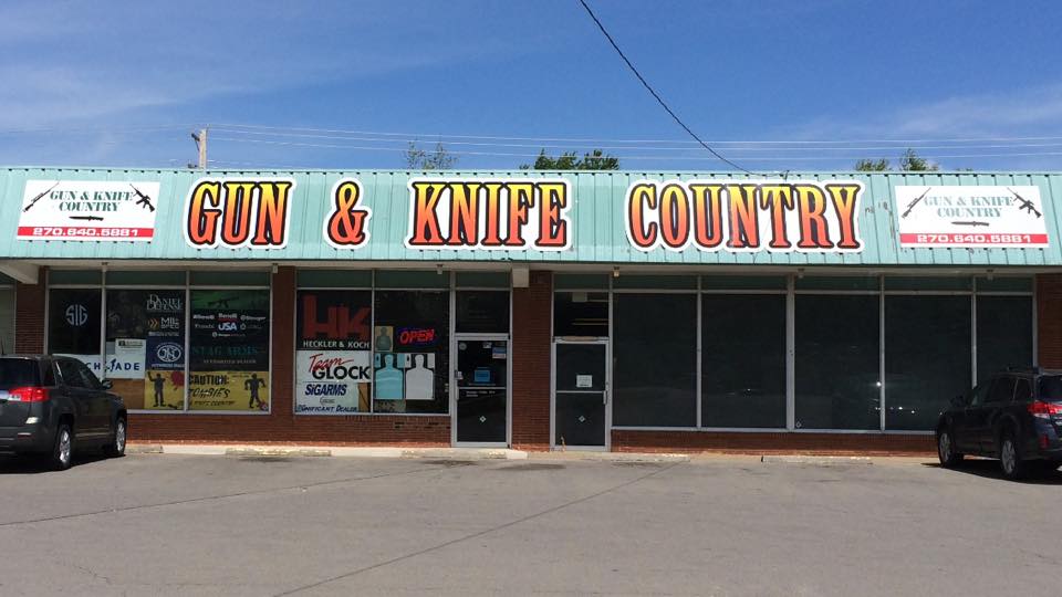 Gun & Knife Country Oak Grove
