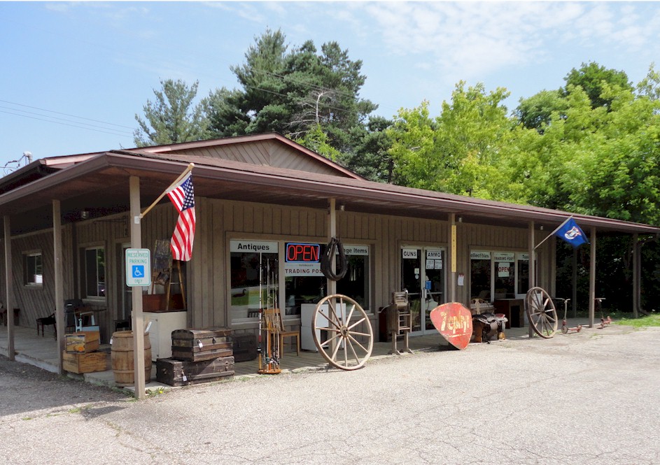 Hellebuyck’s Trading Post Lapeer