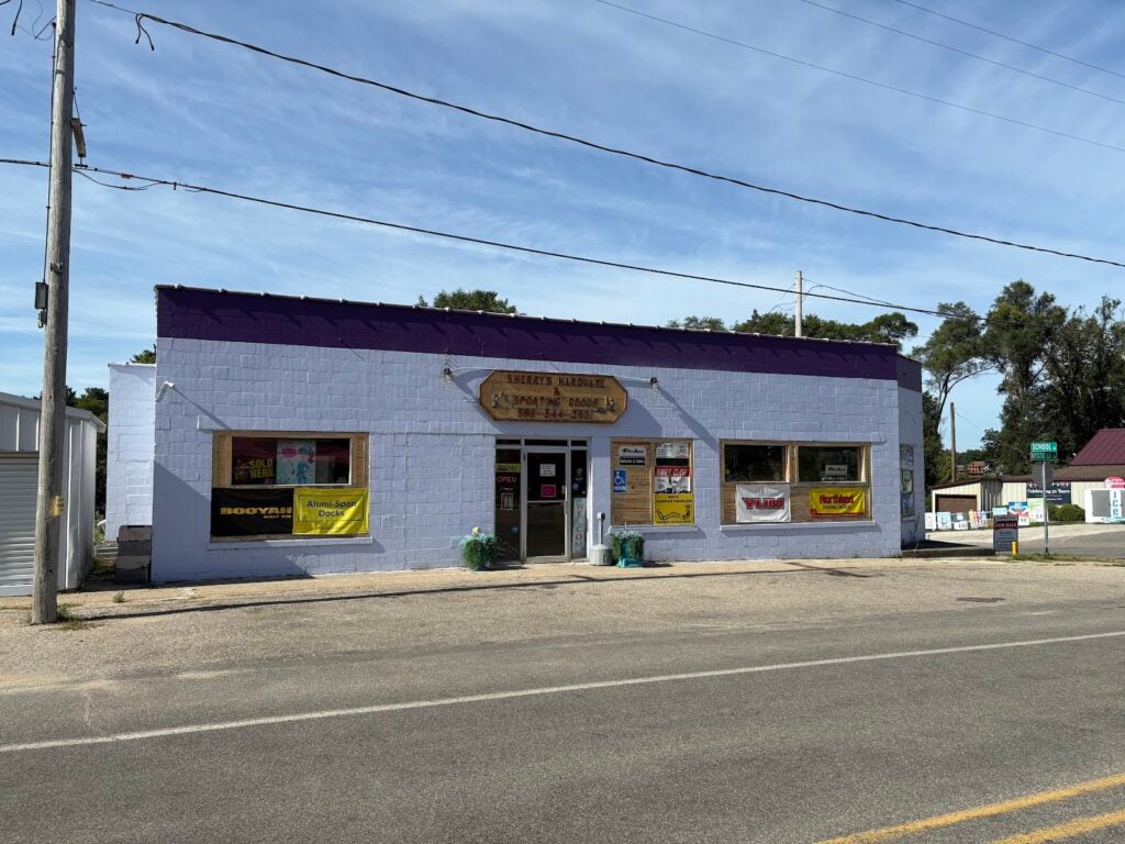 Lake Hardware – Lake Lake