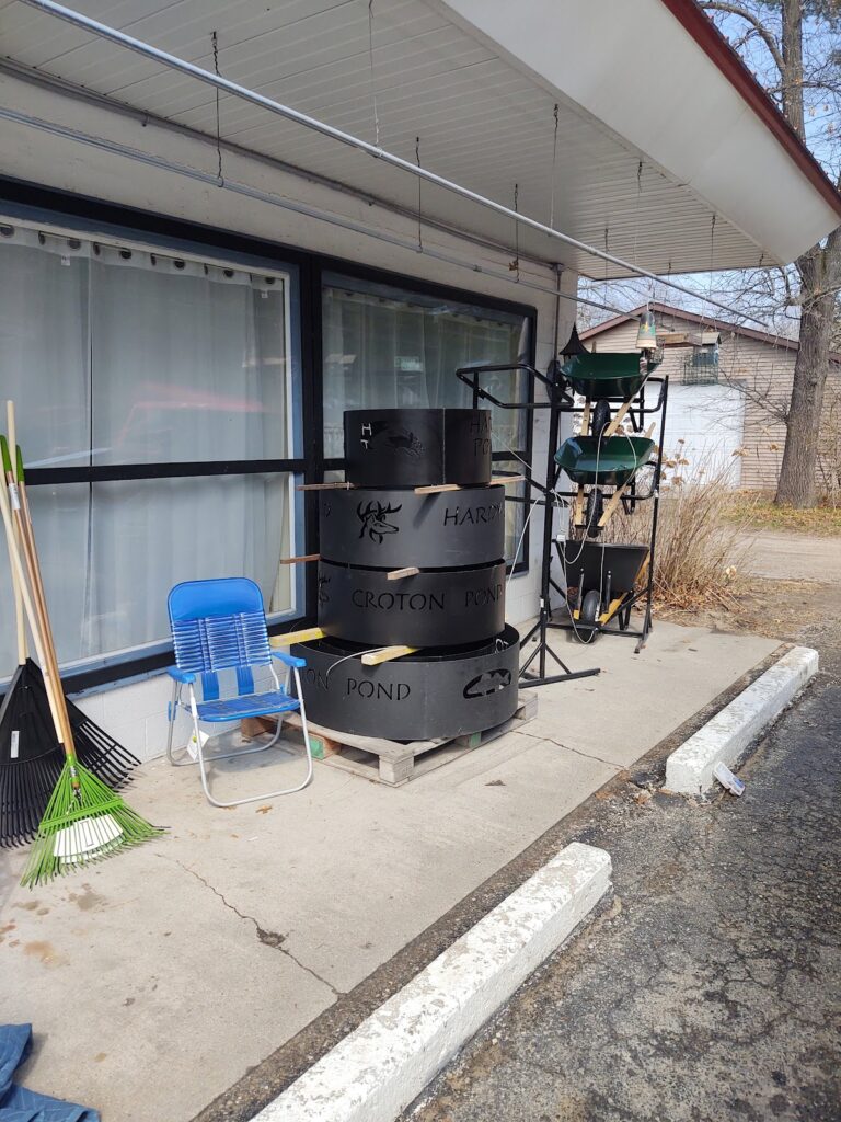 M & J Hardware Newaygo