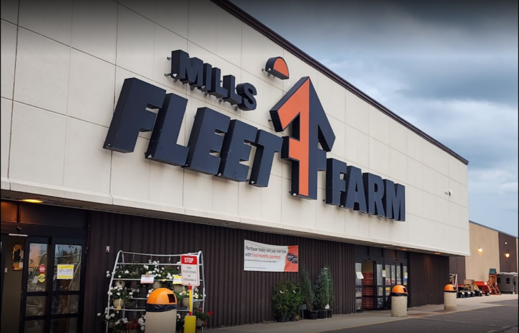 Mills Fleet Farm – Oakdale Oakdale