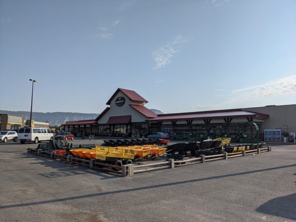 Murdoch’s Ranch & Home Supply – Clifton Clifton