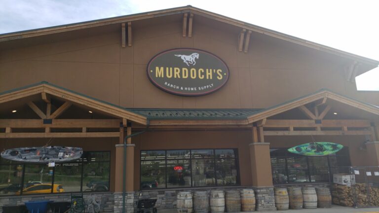Murdoch’s Ranch & Home Supply – Fraser Fraser