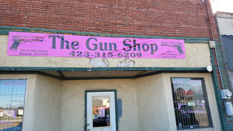 The Gun Shop – Decherd COWAN
