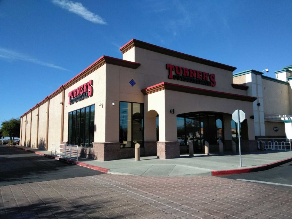 Turners Outdoorsman – Salinas Salinas